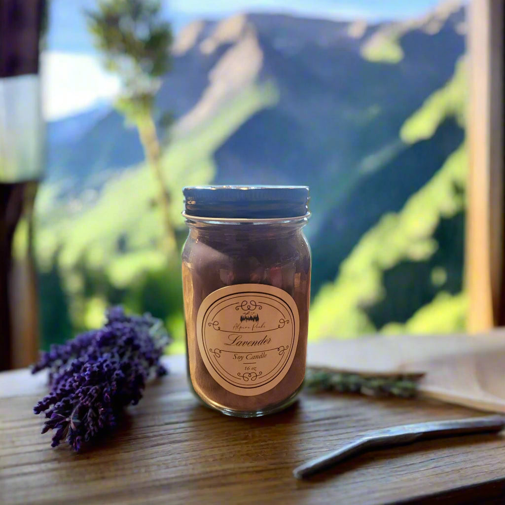 Lavender Swirl Candle - 16 oz