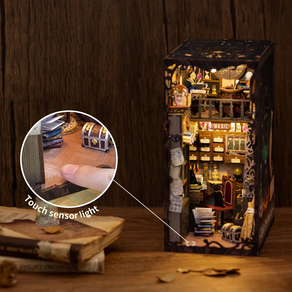 Magic Pharmacist with Dust Cover - DIY Book Nook Kit