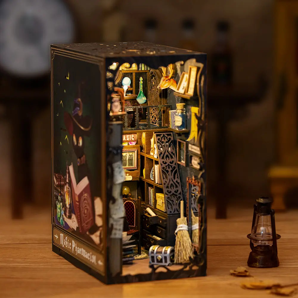 Magic Pharmacist with Dust Cover - DIY Book Nook Kit