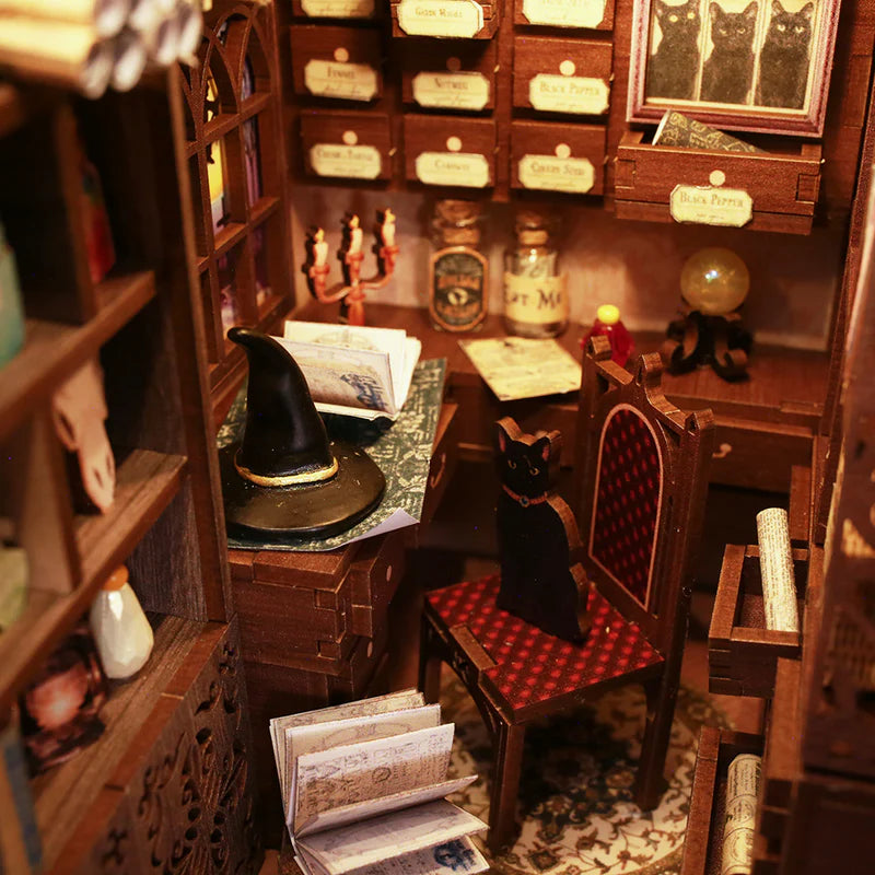 Magic Pharmacist with Dust Cover - DIY Book Nook Kit