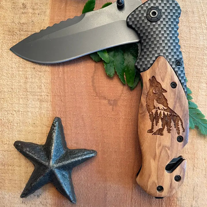 Sitting Wolf Knife