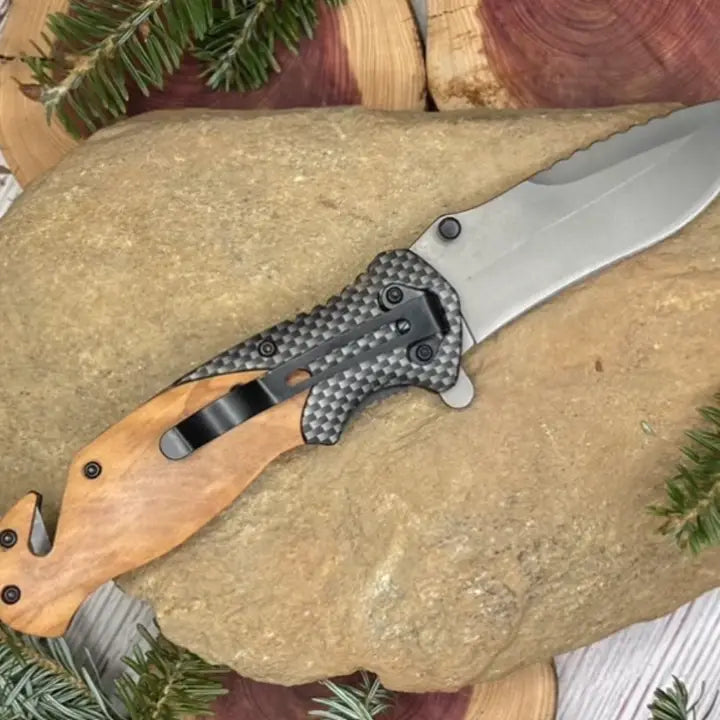 Sitting Wolf Knife