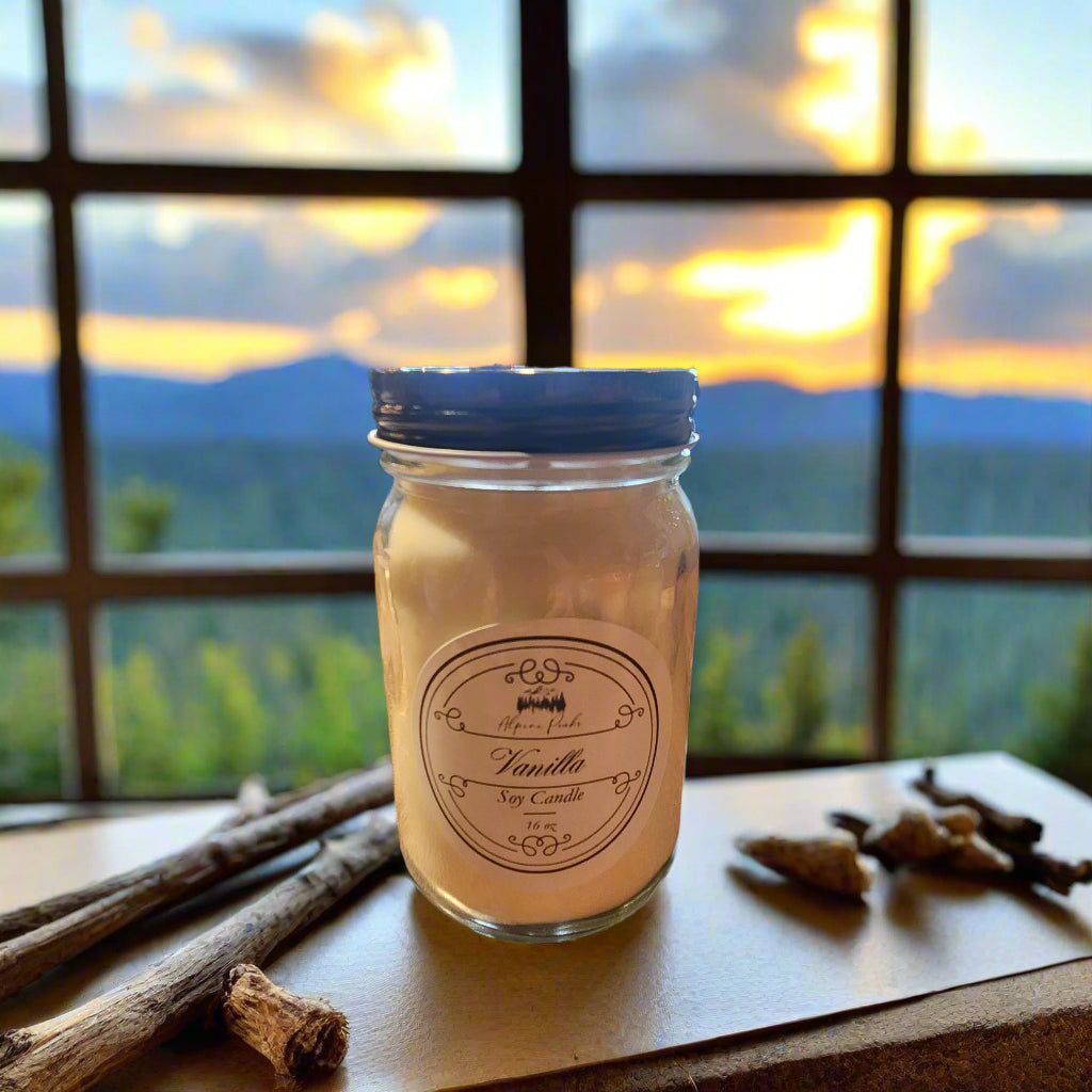 Vanilla Swirl Candle - 16 oz