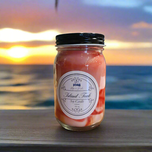 Island Teak Swirl Candle - 16 oz